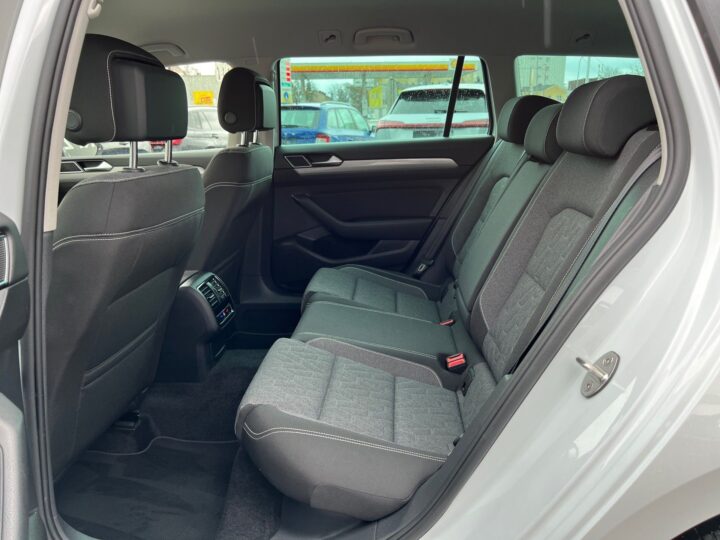 Abbildung Fahrzeugdetailansicht Volkswagen Passat Variant - Nr. 13