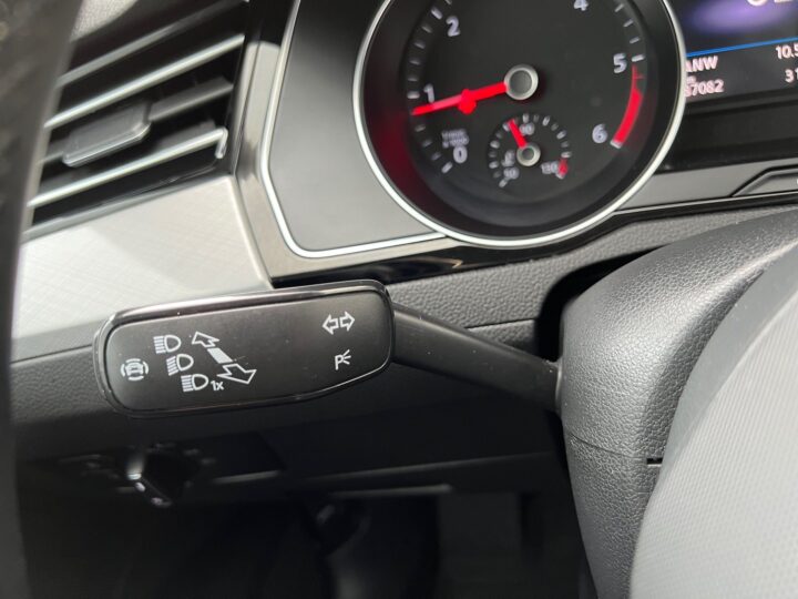 Abbildung Fahrzeugdetailansicht Volkswagen Passat Variant - Nr. 43