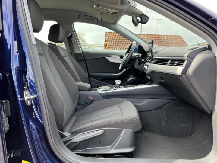 Abbildung Fahrzeugdetailansicht Audi A4 - Nr. 28