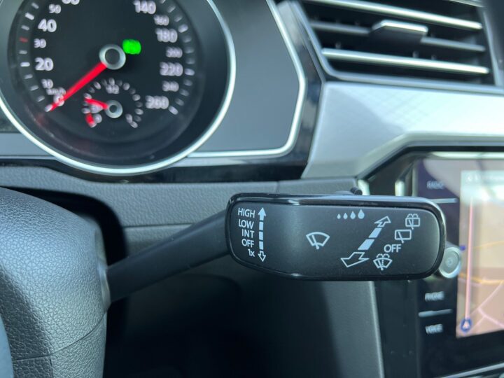 Abbildung Fahrzeugdetailansicht Volkswagen Passat Variant - Nr. 41