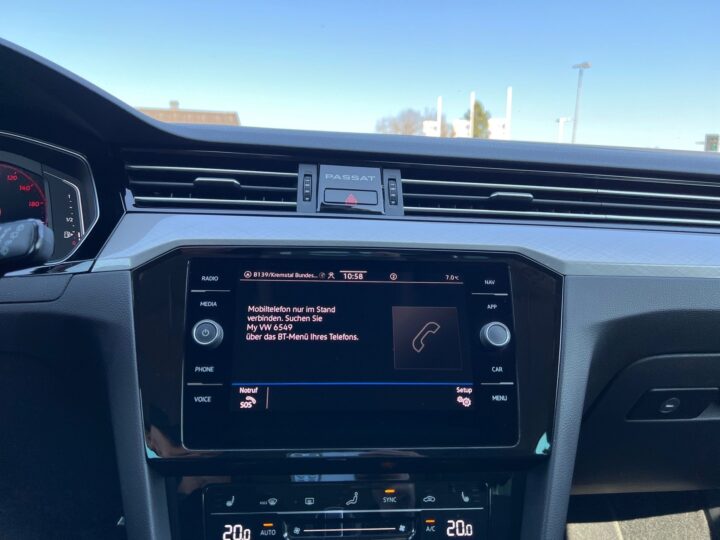 Abbildung Fahrzeugdetailansicht Volkswagen Passat Variant - Nr. 23