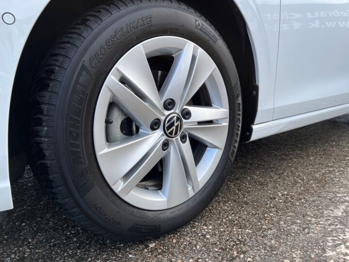 Abbildung Fahrzeugdetailansicht Volkswagen Golf Variant - Nr. 34