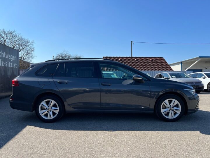 Abbildung Fahrzeugdetailansicht Volkswagen Golf Variant - Nr. 1