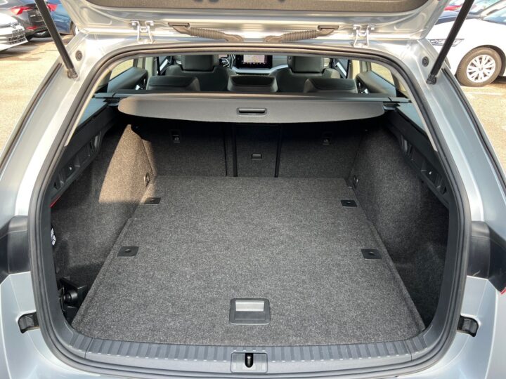 Abbildung Fahrzeugdetailansicht Skoda Octavia - Nr. 14