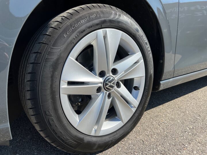 Abbildung Fahrzeugdetailansicht Volkswagen Golf Variant - Nr. 35