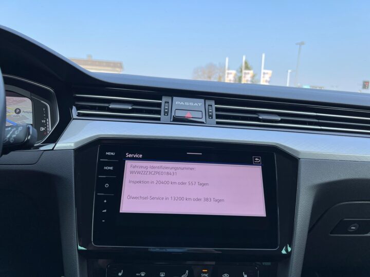 Abbildung Fahrzeugdetailansicht Volkswagen Passat Variant - Nr. 25