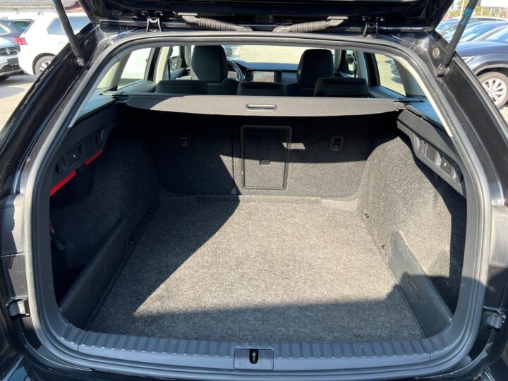 Abbildung Fahrzeugdetailansicht Skoda Octavia - Nr. 14