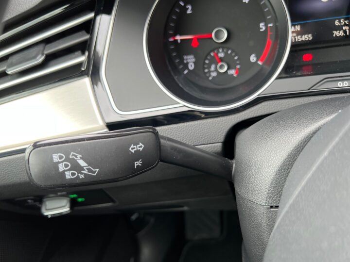 Abbildung Fahrzeugdetailansicht Volkswagen Passat Variant - Nr. 43