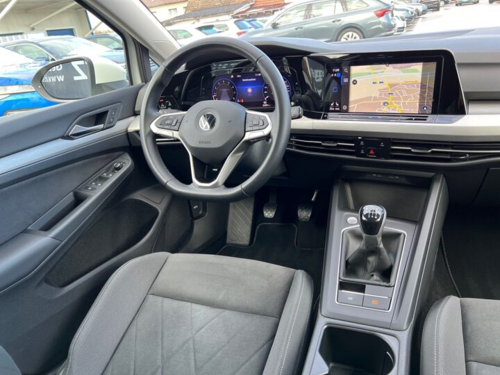 Abbildung Fahrzeugdetailansicht Volkswagen Golf Variant - Nr. 10