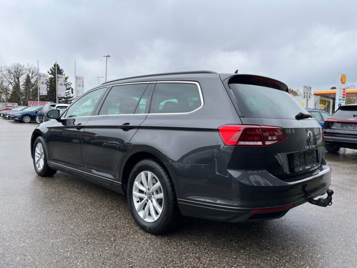 Abbildung Fahrzeugdetailansicht Volkswagen Passat Variant - Nr. 4