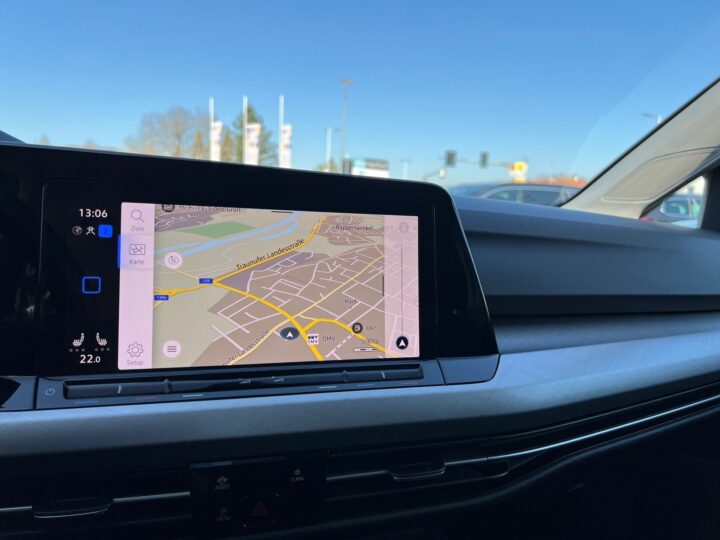 Abbildung Fahrzeugdetailansicht Volkswagen Golf Variant - Nr. 23