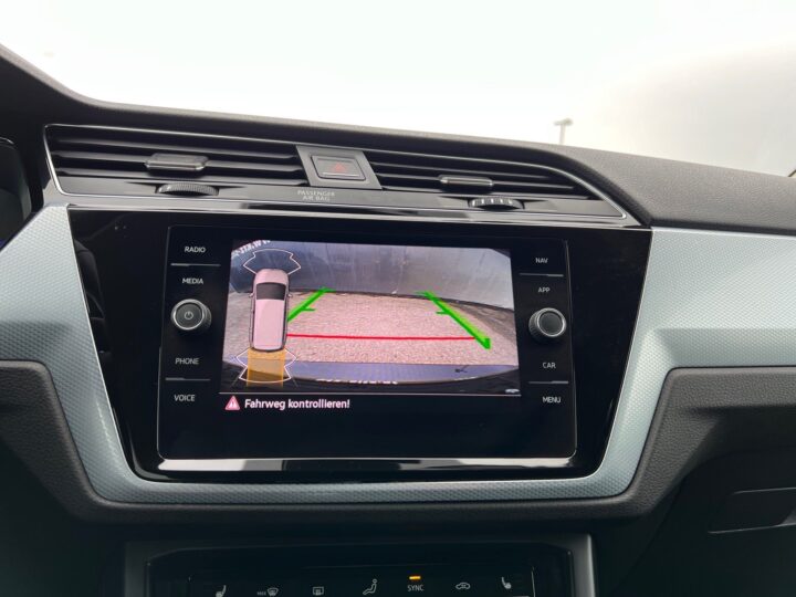 Abbildung Fahrzeugdetailansicht Volkswagen Touran - Nr. 27