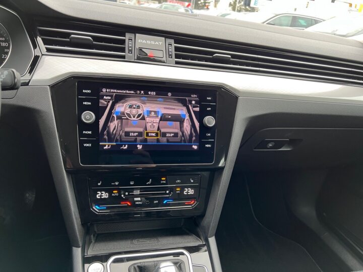 Abbildung Fahrzeugdetailansicht Volkswagen Passat Variant - Nr. 27