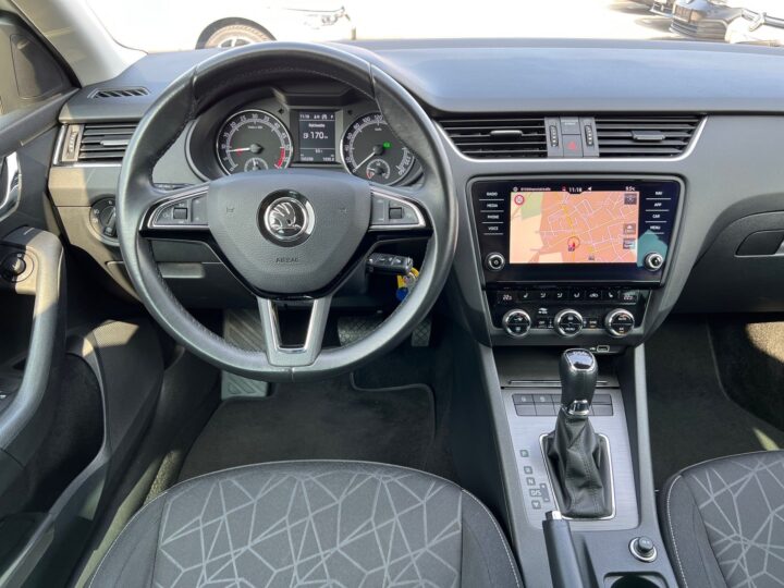 Abbildung Fahrzeugdetailansicht Skoda Octavia - Nr. 10