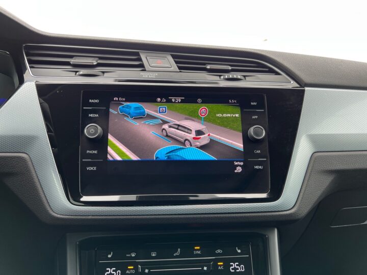 Abbildung Fahrzeugdetailansicht Volkswagen Touran - Nr. 25