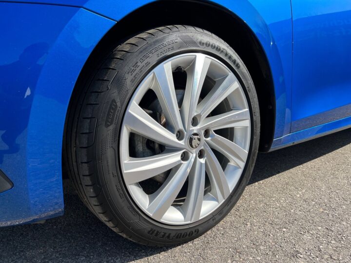 Abbildung Fahrzeugdetailansicht Skoda Octavia - Nr. 37