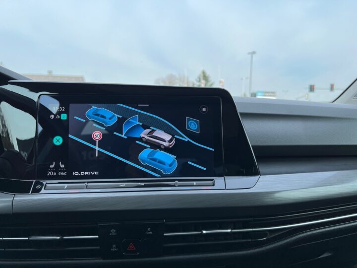 Abbildung Fahrzeugdetailansicht Volkswagen Golf Variant - Nr. 23