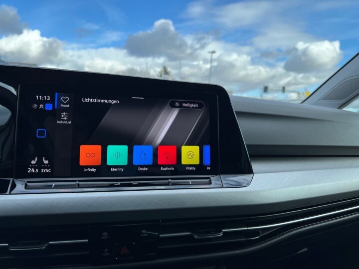 Abbildung Fahrzeugdetailansicht Volkswagen Golf Variant - Nr. 21