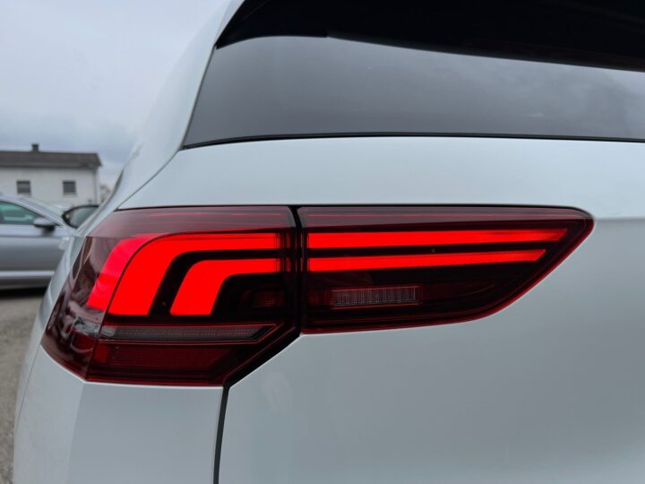 Abbildung Fahrzeugdetailansicht Volkswagen Golf - Nr. 38