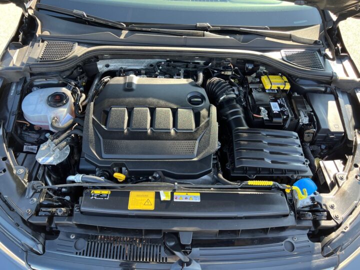 Abbildung Fahrzeugdetailansicht Volkswagen Golf Variant - Nr. 33