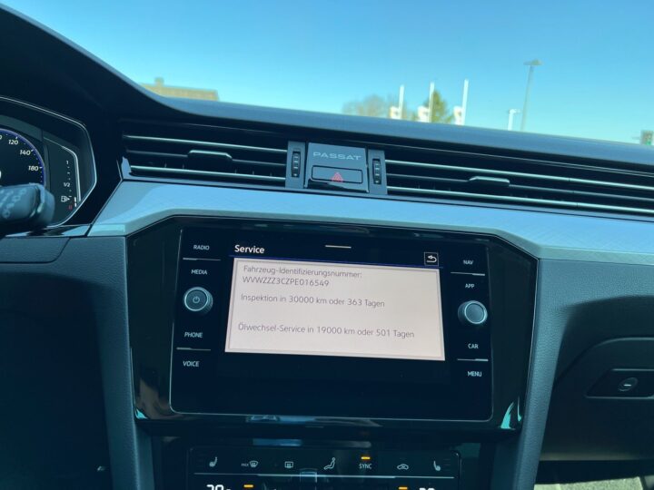 Abbildung Fahrzeugdetailansicht Volkswagen Passat Variant - Nr. 26