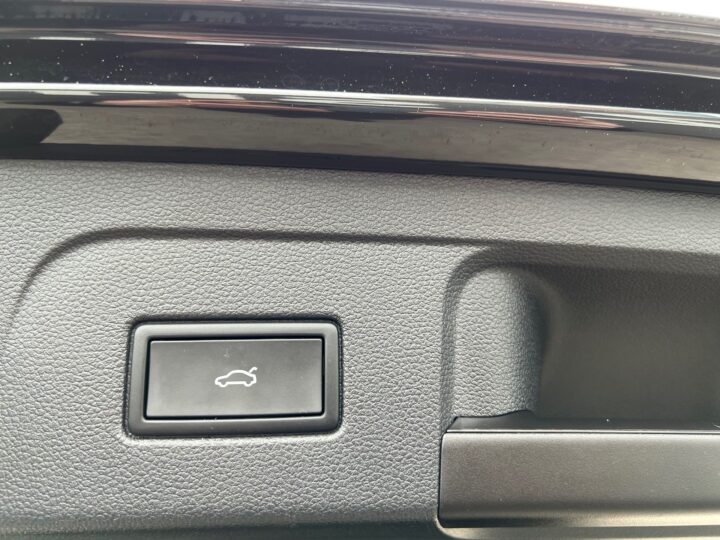 Abbildung Fahrzeugdetailansicht Volkswagen Touran - Nr. 38