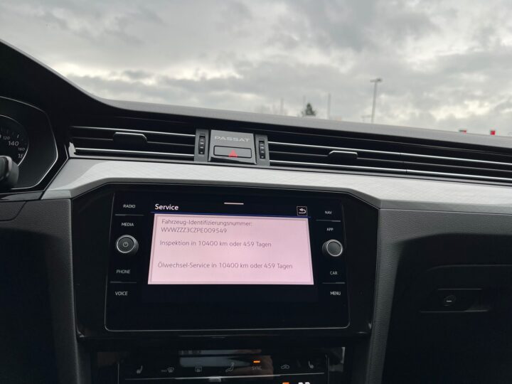 Abbildung Fahrzeugdetailansicht Volkswagen Passat Variant - Nr. 24