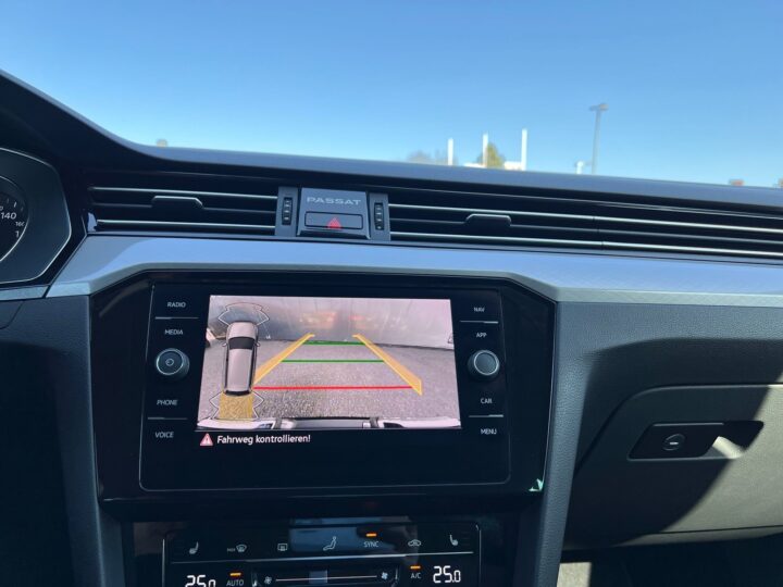 Abbildung Fahrzeugdetailansicht Volkswagen Passat Variant - Nr. 27