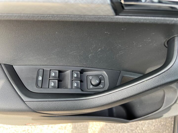 Abbildung Fahrzeugdetailansicht Skoda Karoq - Nr. 31