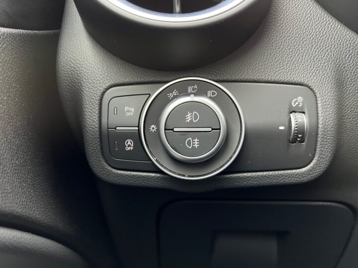 Abbildung Fahrzeugdetailansicht Alfa Romeo Stelvio - Nr. 40