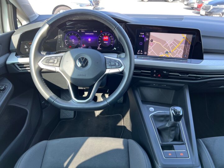 Abbildung Fahrzeugdetailansicht Volkswagen Golf Variant - Nr. 10