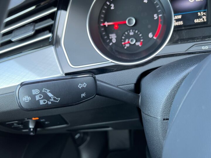 Abbildung Fahrzeugdetailansicht Volkswagen Passat Variant - Nr. 42