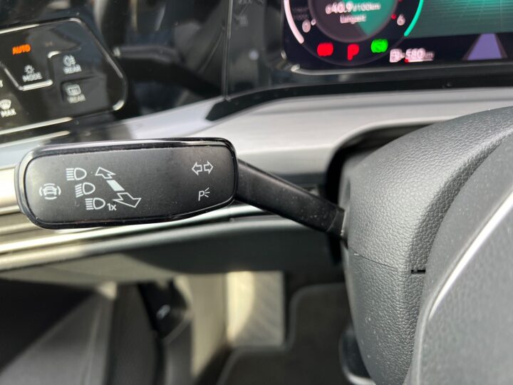 Abbildung Fahrzeugdetailansicht Volkswagen Golf Variant - Nr. 42