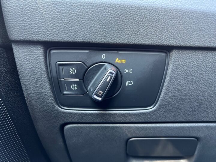 Abbildung Fahrzeugdetailansicht Volkswagen Passat Variant - Nr. 43