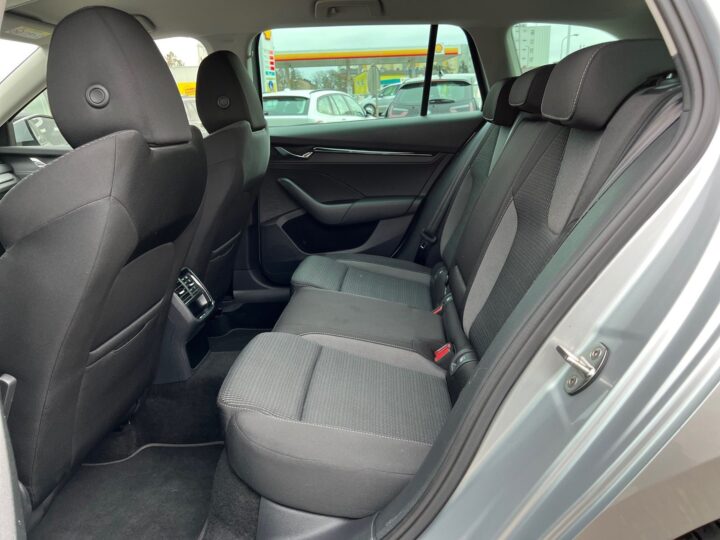 Abbildung Fahrzeugdetailansicht Skoda Octavia - Nr. 13