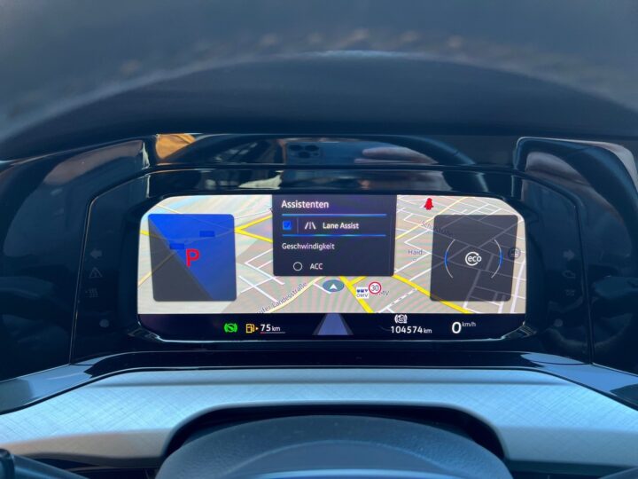 Abbildung Fahrzeugdetailansicht Volkswagen Golf Variant - Nr. 16