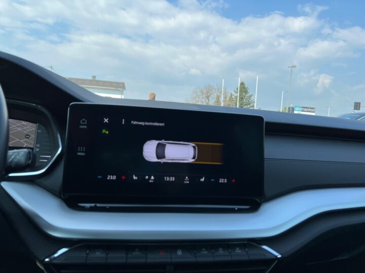 Abbildung Fahrzeugdetailansicht Skoda Octavia - Nr. 26