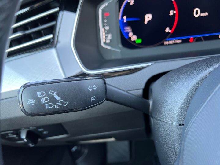 Abbildung Fahrzeugdetailansicht Volkswagen Passat Variant - Nr. 42