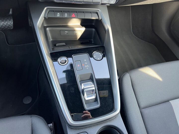 Abbildung Fahrzeugdetailansicht Audi A3 - Nr. 27