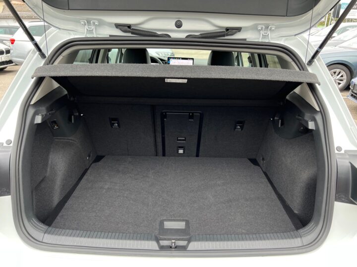 Abbildung Fahrzeugdetailansicht Volkswagen Golf - Nr. 14