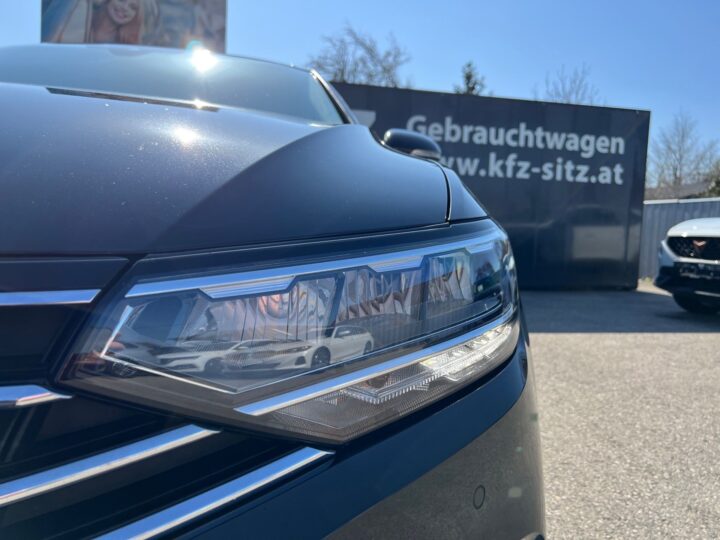 Abbildung Fahrzeugdetailansicht Volkswagen Passat Variant - Nr. 35