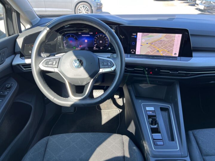 Abbildung Fahrzeugdetailansicht Volkswagen Golf Variant - Nr. 9