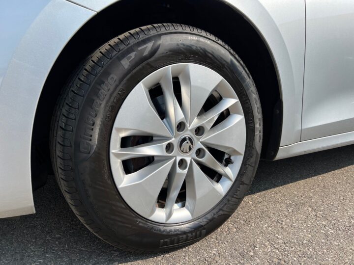 Abbildung Fahrzeugdetailansicht Skoda Octavia - Nr. 34