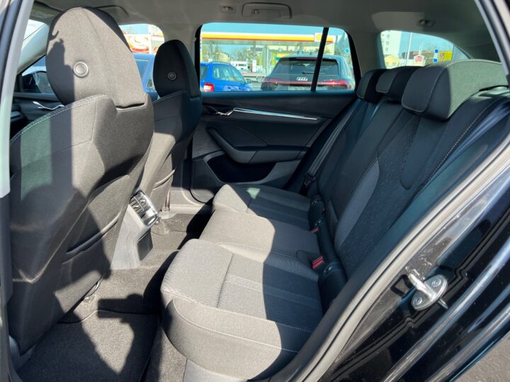 Abbildung Fahrzeugdetailansicht Skoda Octavia - Nr. 13