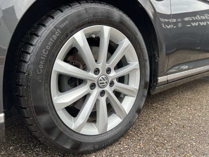 Abbildung Fahrzeugdetailansicht Volkswagen Passat Variant - Nr. 36