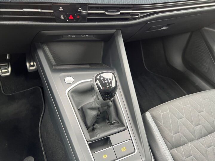 Abbildung Fahrzeugdetailansicht Volkswagen Golf - Nr. 29