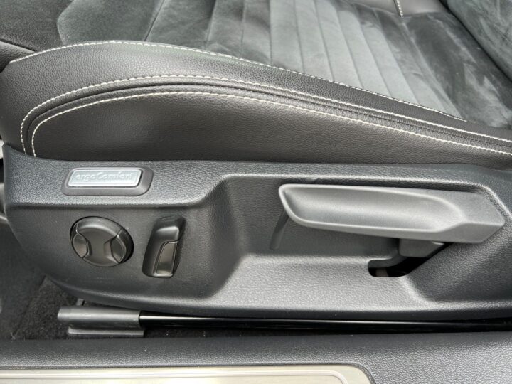 Abbildung Fahrzeugdetailansicht Volkswagen Passat Variant - Nr. 30