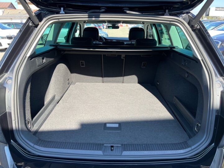Abbildung Fahrzeugdetailansicht Volkswagen Passat Variant - Nr. 15