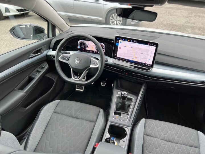 Abbildung Fahrzeugdetailansicht Volkswagen Golf - Nr. 11