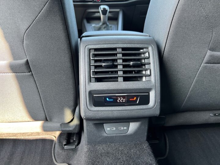 Abbildung Fahrzeugdetailansicht Volkswagen Golf Variant - Nr. 31